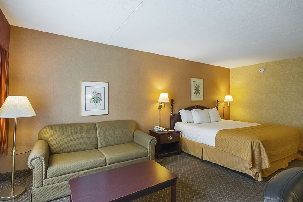 Clarion Inn Fairmont Extérieur photo